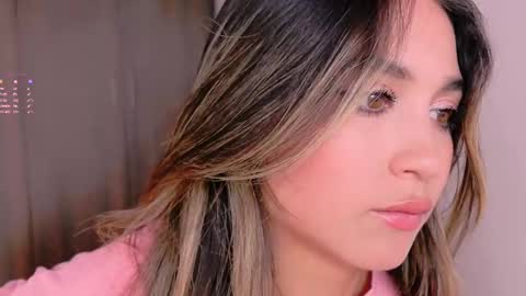 Mara Independent Model online show from 02.26.25