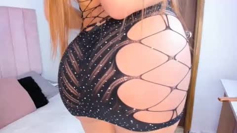 Snapshot of mara_sans chatting on 12.31.24 Mara online show from 12.31.24