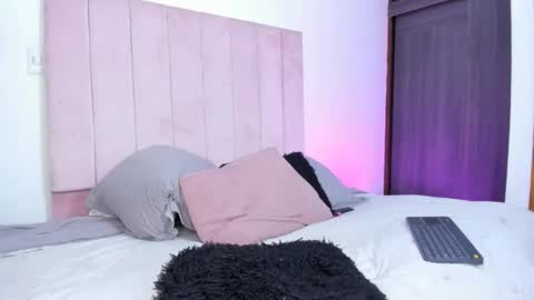 Snapshot of mara_sans chatting on 01.09.25 Mara online show from 01.09.25