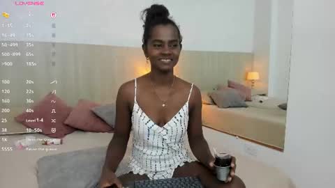 Snapshot of mara_sinclair chatting on 07.14.26 Mara Sinclair online show from 07.14.26