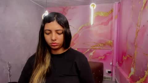 Snapshot of maraluna_ chatting on 06.22.26 Maraluna online show from 06.22.26