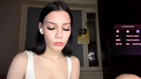 Snapshot of marandawerling chatting on 10.18.25 Elizaveta online show from 10.18.25