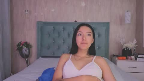 Snapshot of marcelaa_fox chatting on 11.05.25 Marcela online show from 11.05.25