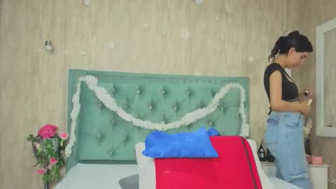 Snapshot of marcelaa_fox chatting on 12.02.25 Marcela online show from 12.02.25