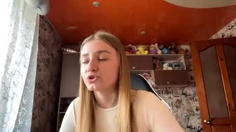Snapshot of marcelazebell chatting on 07.08.26 Viki online show from 07.08.26