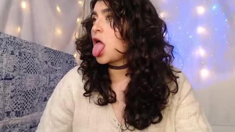 Snapshot of marceline_uu chatting on 01.09.25 M A R C I online show from 01.09.25