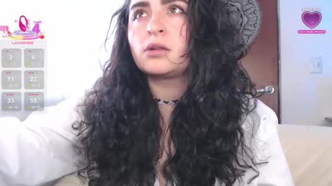 Snapshot of marceline_uu chatting on 10.10.25 M A R C I online show from 10.10.25