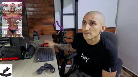 Snapshot of marckmuscle chatting on 04.26.26 Marck Independent model online show from 04.26.26