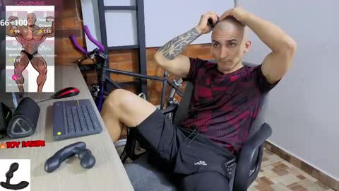 Snapshot of marckmuscle chatting on 05.06.26 Marck Independent model online show from 05.06.26