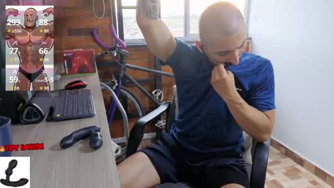 Snapshot of marckmuscle chatting on 06.01.26 Marck Independent model online show from 06.01.26