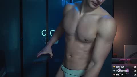 Snapshot of marcusdiamond chatting on 02.25.25 Marcus Diamond online show from 02.25.25