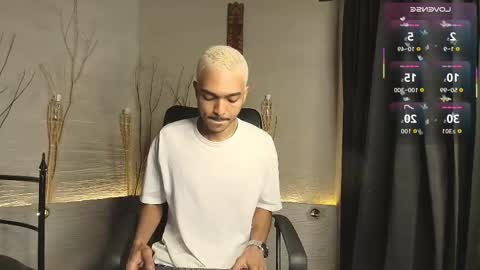 Snapshot of marcusrain_ chatting on 10.19.25 Marcus online show from 10.19.25