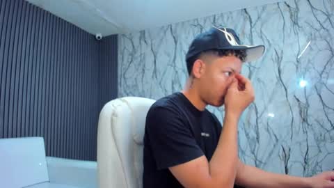 Snapshot of marcuss_2 chatting on 11.30.25 marcuss_2 online show from 11.30.25