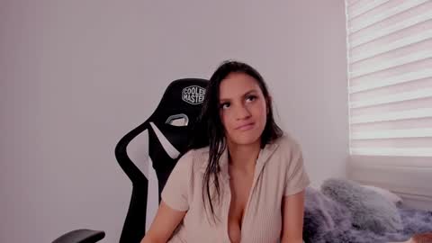 Snapshot of mardybum_ chatting on 02.07.25 Maria online show from 02.07.25