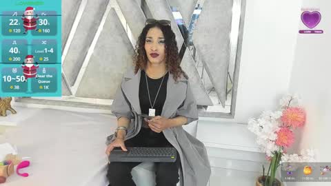 Snapshot of marfilastrom chatting on 12.21.24 marfilastrom online show from 12.21.24
