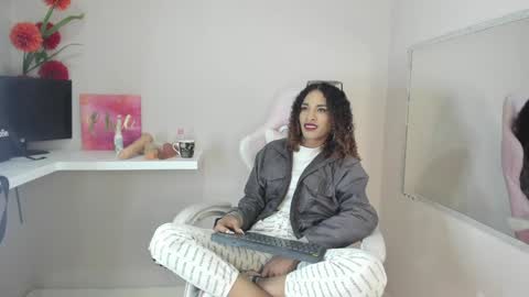 Snapshot of marfilastrom chatting on 01.15.25 marfilastrom online show from 01.15.25