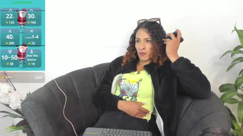 Snapshot of marfilastrom chatting on 01.28.25 marfilastrom online show from 01.28.25