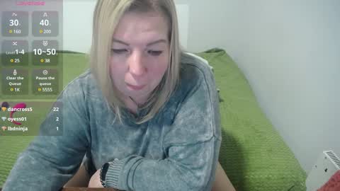 Snapshot of margaret_gem chatting on 01.28.25 margaret gem online show from 01.28.25