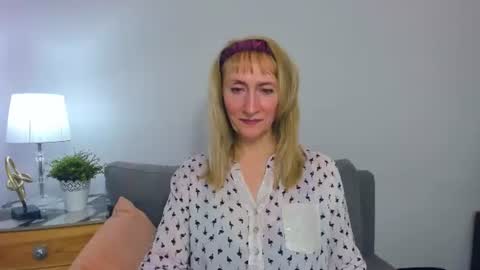 Snapshot of margaretmature chatting on 03.10.25 margaretmature online show from 03.10.25