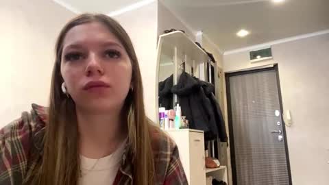 Mia online show from 02.06.26