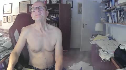 Snapshot of marginalie chatting on 11.23.25 marginalie online show from 11.23.25