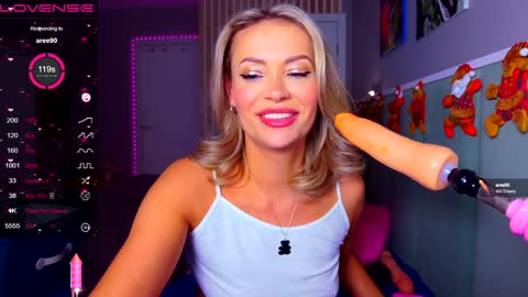 Snapshot of margohotty chatting on 12.24.24 Margo for you online show from 12.24.24