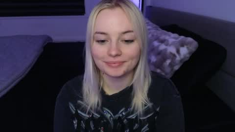 margot_robbie7 online show from 03.27.26