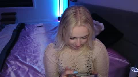 margot_robbie7 online show from 06.11.26