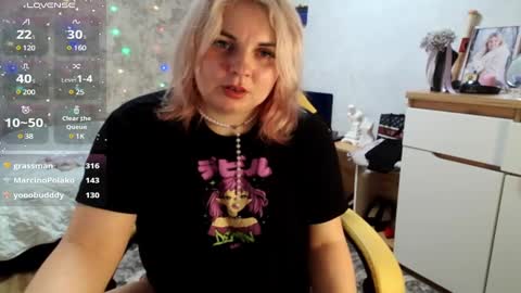 Mari online show from 02.04.25