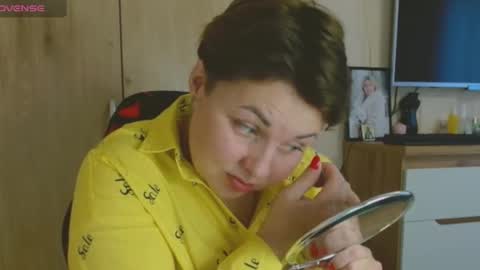 Mari online show from 10.13.25