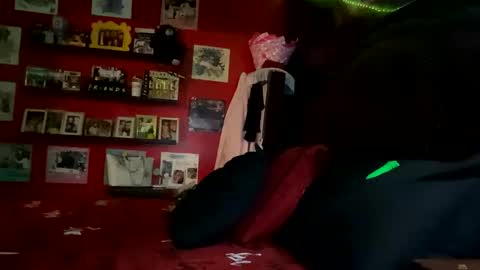 Mari Bee online show from 04.16.26