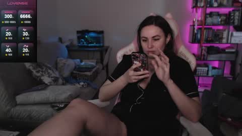 Snapshot of mari_moore7 chatting on 05.14.26 mari moore online show from 05.14.26