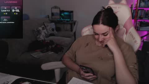 Snapshot of mari_moore7 chatting on 05.22.26 mari moore online show from 05.22.26
