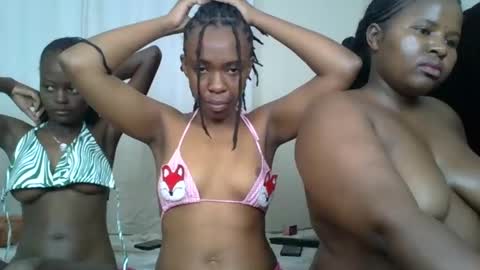 Snapshot of maria_dally chatting on 12.08.24 maria_dally online show from 12.08.24