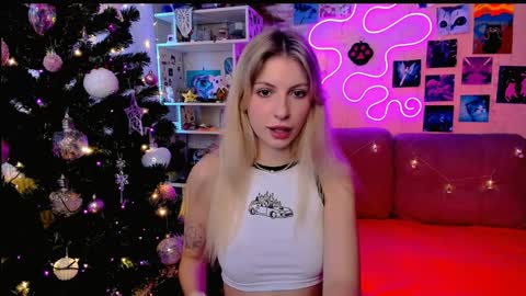 Snapshot of maria_hunt chatting on 12.30.24 Maria online show from 12.30.24