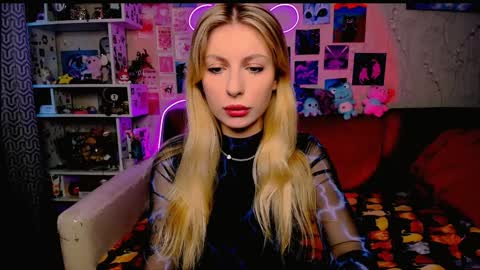 Snapshot of maria_hunt chatting on 01.16.25 Maria online show from 01.16.25