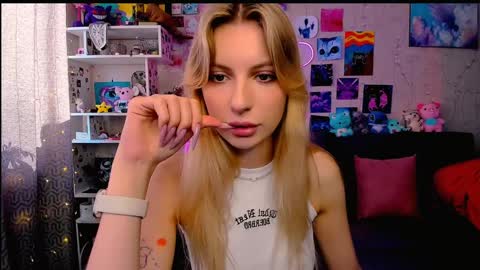 Snapshot of maria_hunt chatting on 02.05.25 Maria online show from 02.05.25