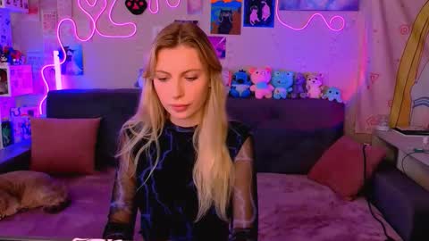 Snapshot of maria_hunt chatting on 09.18.25 Maria online show from 09.18.25