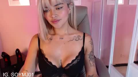 Snapshot of maria_jones chatting on 09.17.25  Instagram soymj01 online show from 09.17.25