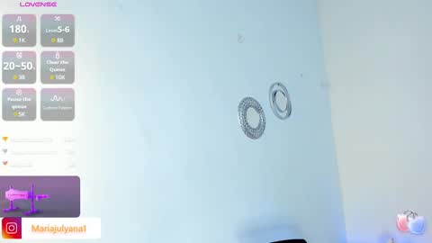 V A N E S S A  online show from 02.14.25