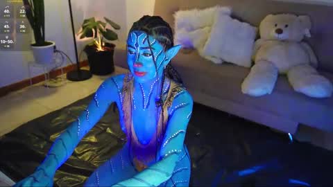 Snapshot of maria_petit chatting on 10.31.25 M. online show from 10.31.25