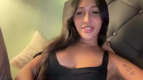 Snapshot of mariafatale_00 chatting on 03.01.25 Maria online show from 03.01.25