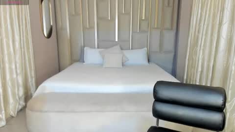 MARIA HERRERA  online show from 12.15.25