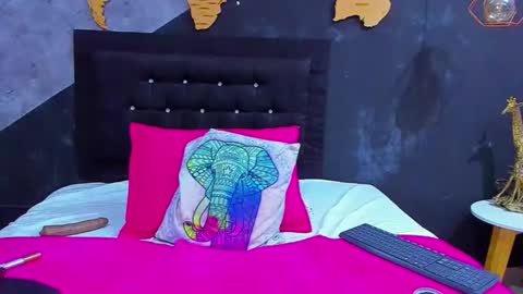 Snapshot of mariam__rossi chatting on 10.23.25  MARIAM online show from 10.23.25