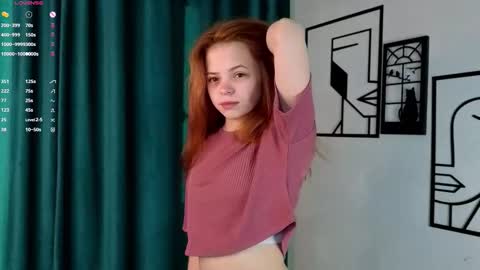 Snapshot of mariamcreedon chatting on 09.17.25 My name is Molly this is my first day online show from 09.17.25