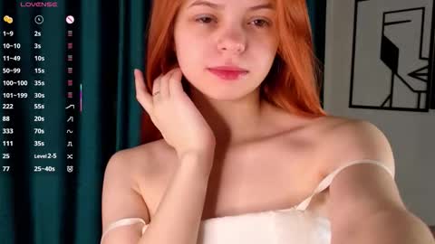 Snapshot of mariamcreedon chatting on 11.30.25 My name is Molly this is my first day online show from 11.30.25