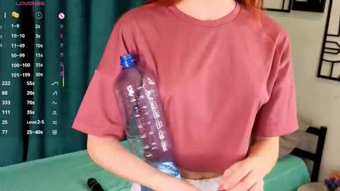 Snapshot of mariamcreedon chatting on 12.05.25 My name is Molly this is my first day online show from 12.05.25