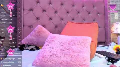 Snapshot of mariamrosse chatting on 01.05.25 Mariam online show from 01.05.25