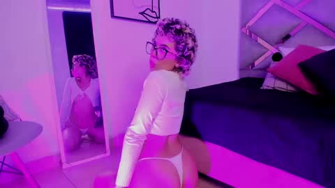 Snapshot of marian_pinzon chatting on 01.24.25 Marian online show from 01.24.25