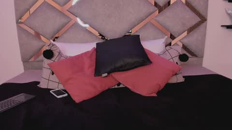 Snapshot of marian_pinzon chatting on 02.07.25 Marian online show from 02.07.25